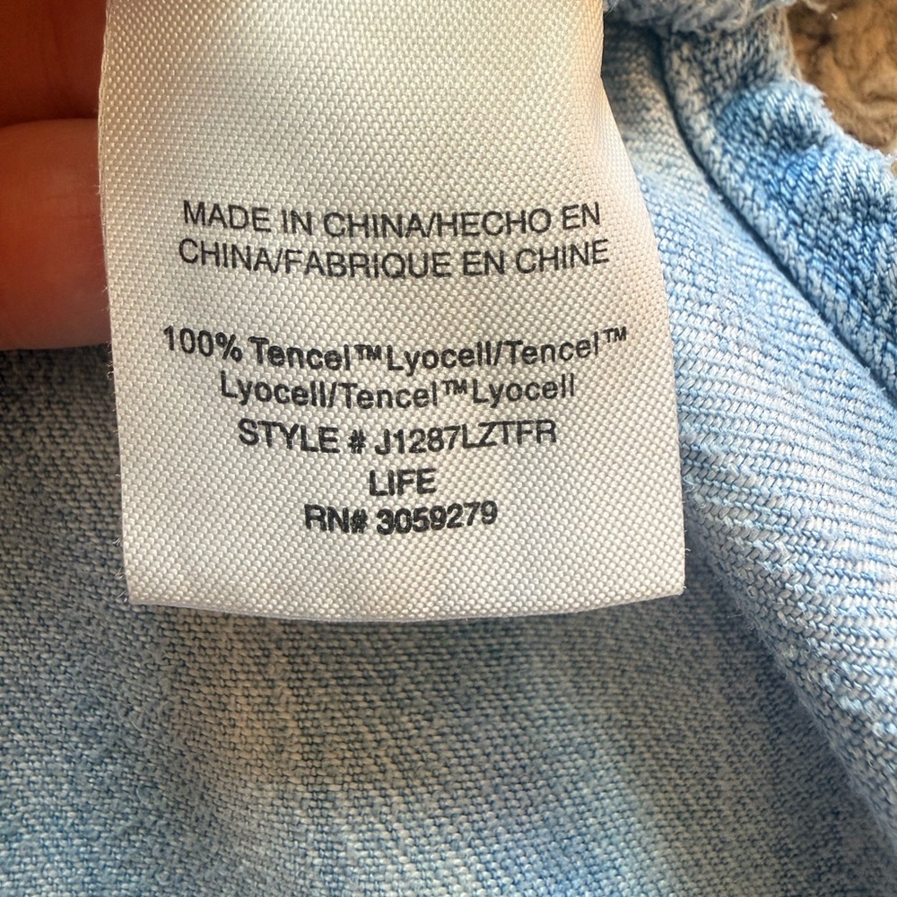 TxS brand distressed denim button down - Picture 2 of 2